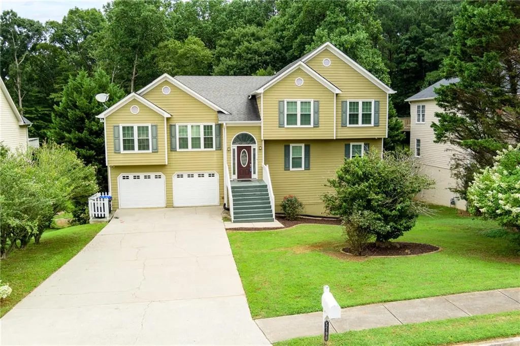 Recently listed North Atlanta home represented by Lyndsay Wrensen