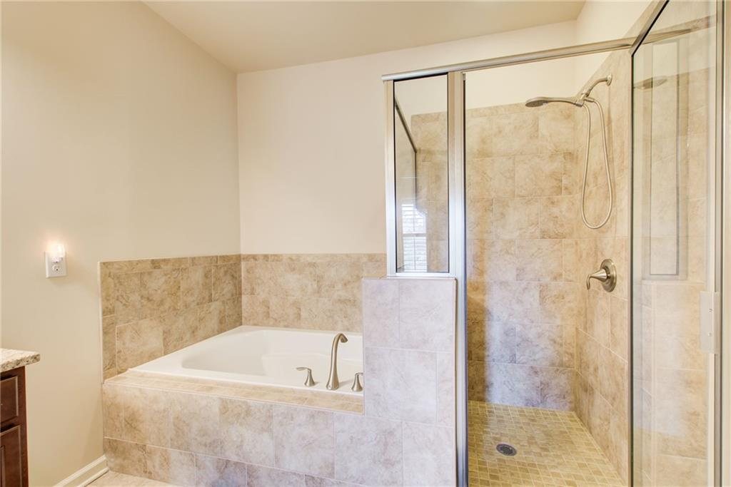 Primary bath shower and garden tub, 2627 Vintage Drive, Alpharetta GA